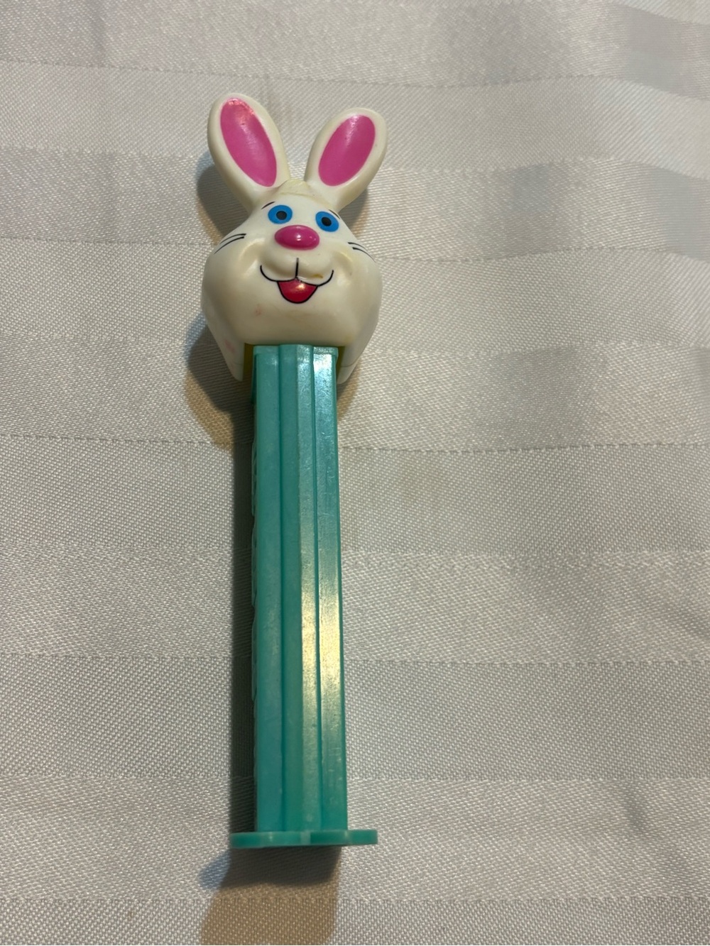 Easter Bunny Pez Dispenser (Good Condition)